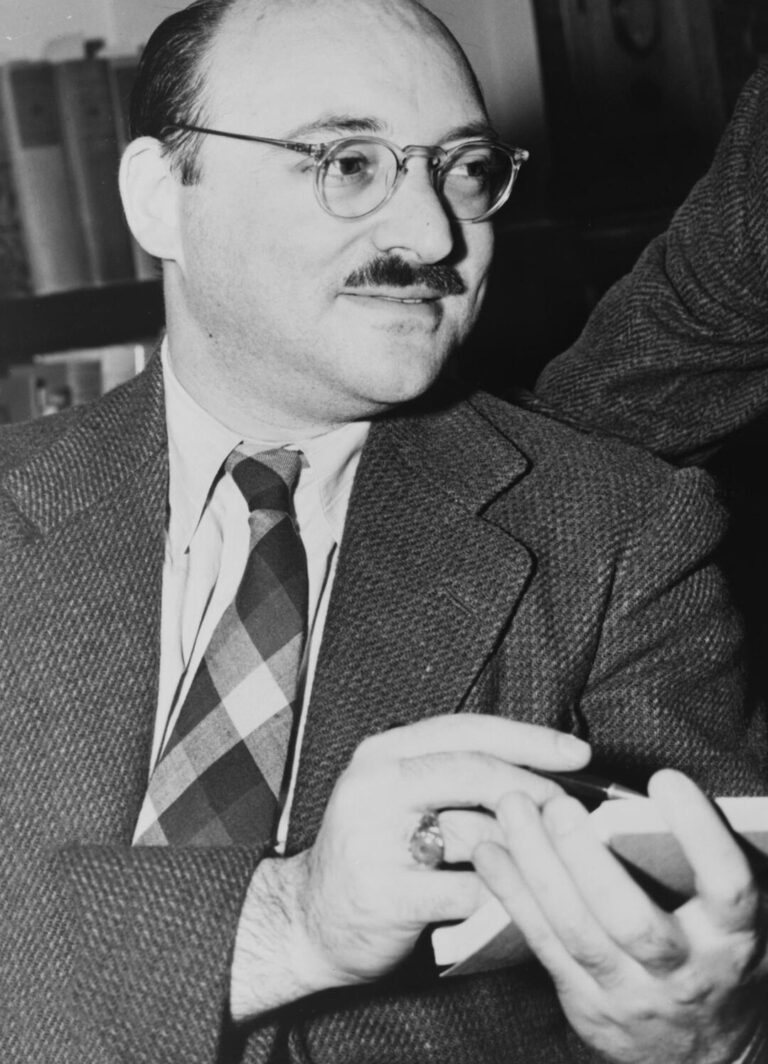 Biografía de Ellery Queen